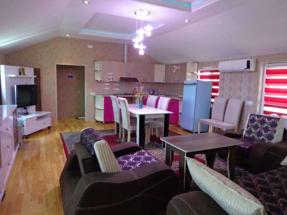 Bed and Breakfast Tubram S Ailəvi Qonaq Evi à Şǝki Extérieur photo